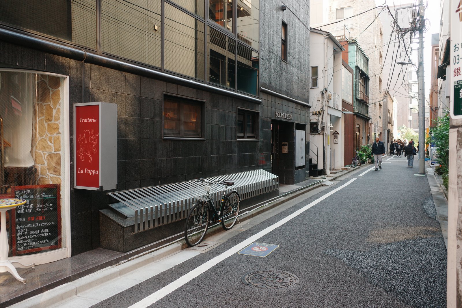 narrow tokyo backstreet with a bicycle